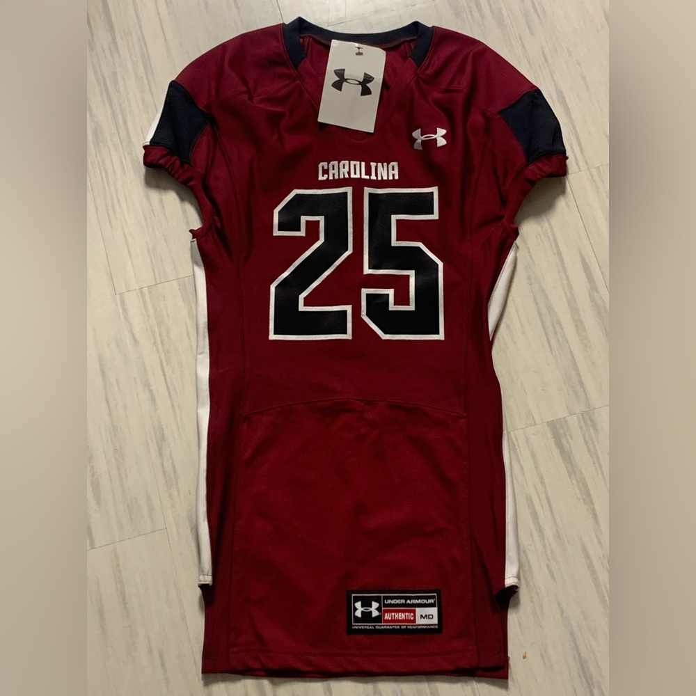 Under Armour Men’s Medium South Carolina Gamecocks Football Jersey NWT #25 Red